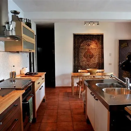 Apartment M On The