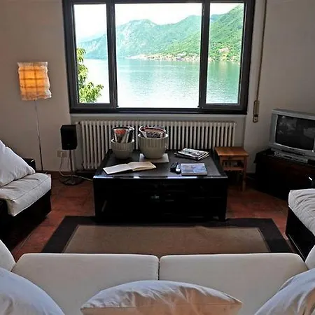 Apartment M On The